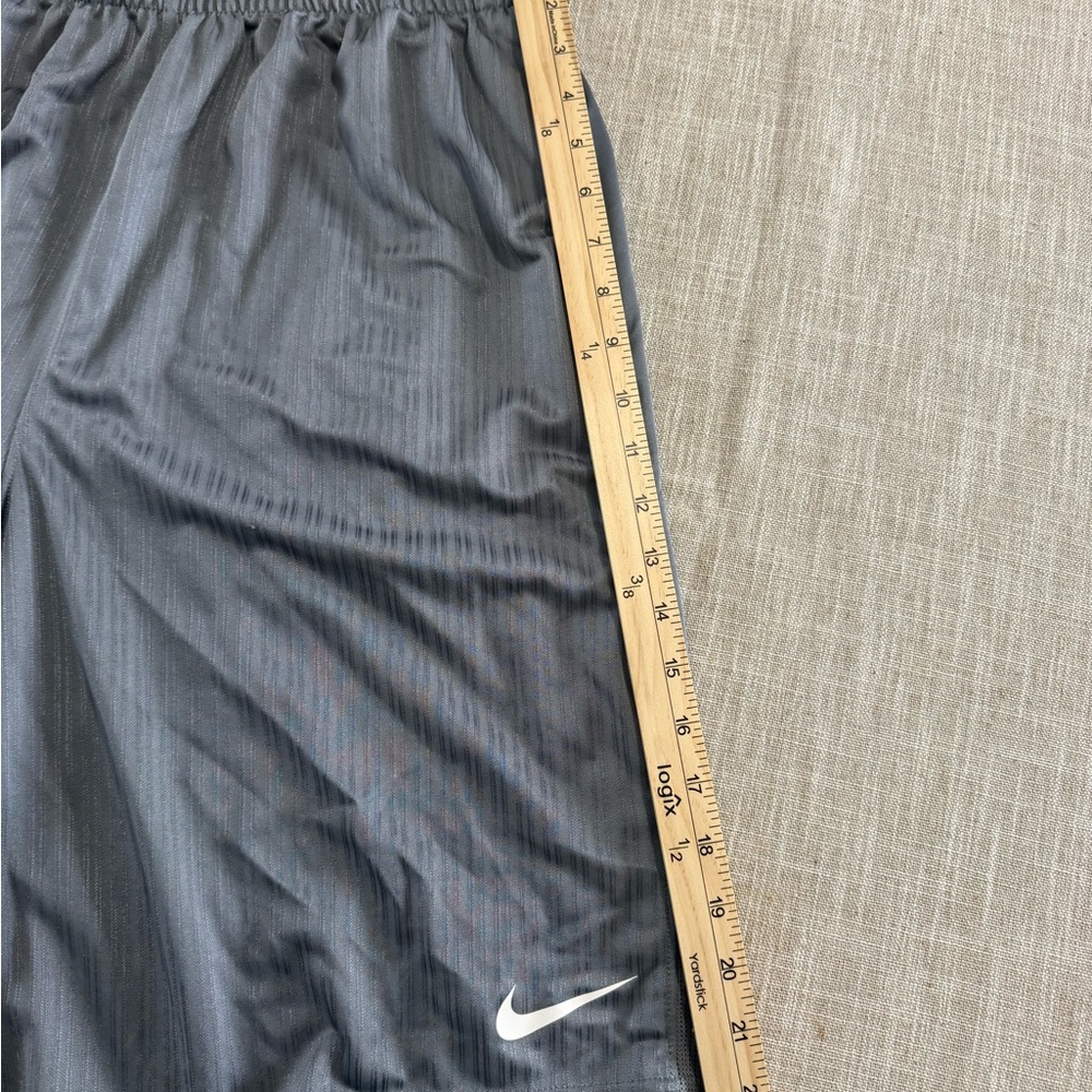 Nike Men's Dark Gray Basketball Shorts with White Swoosh 2XL - Picture 4 of 5